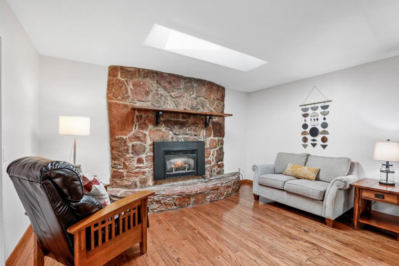 Captivating Continental Country Club Retreat With 4 Bdr And Spacious Deck! 弗拉格斯塔夫 外观 照片