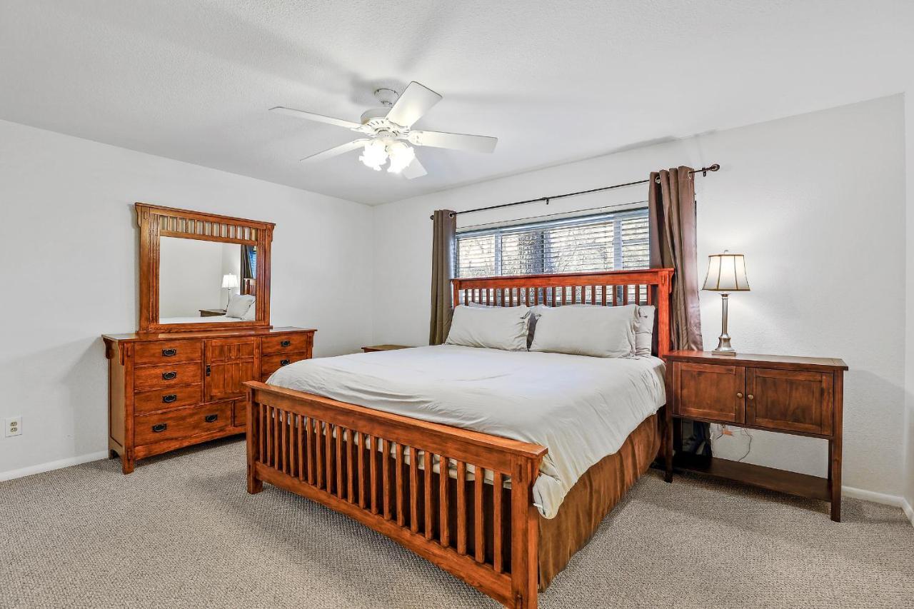 Captivating Continental Country Club Retreat With 4 Bdr And Spacious Deck! 弗拉格斯塔夫 外观 照片